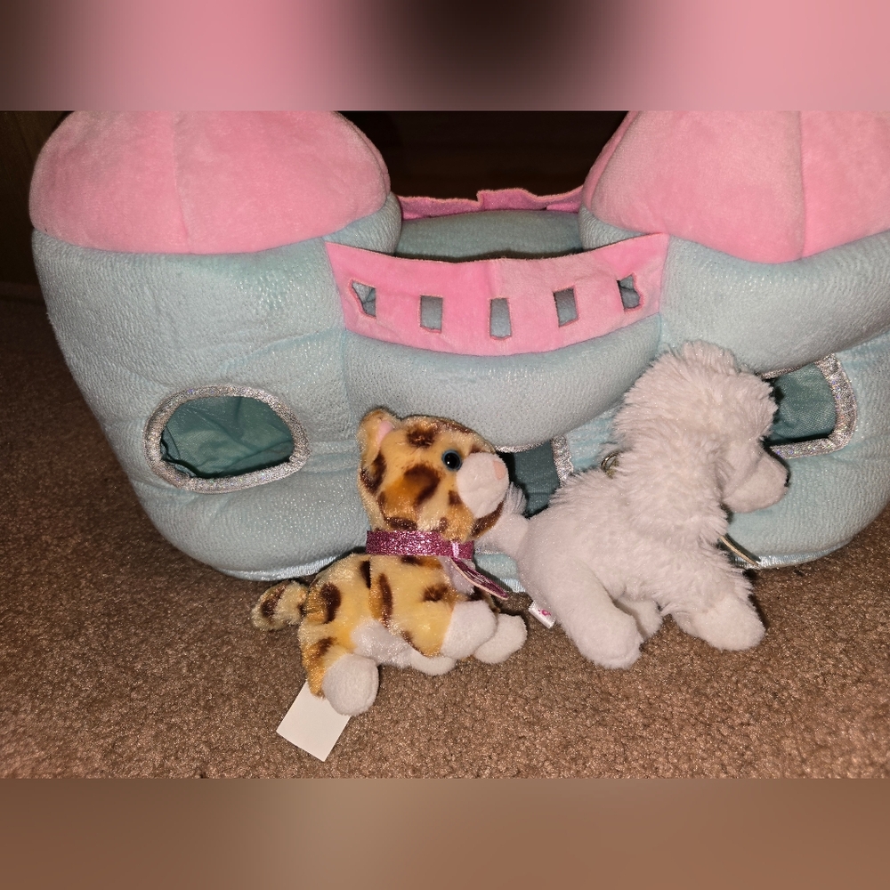 Plush Small Pet Castle Bed with Pink & Light Blue Accents
